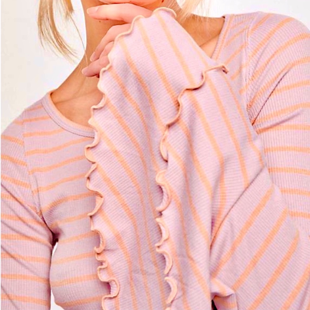 NWOT Free People Good Find Bell Sleeve Top - Picture 4 of 12